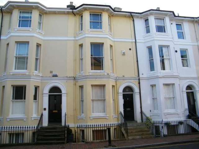  Image of 2 bedroom Flat to rent in York Road Tunbridge Wells TN1 at Tunbridge Wells Kent Royal Tunbridge Wells, TN1 1JX