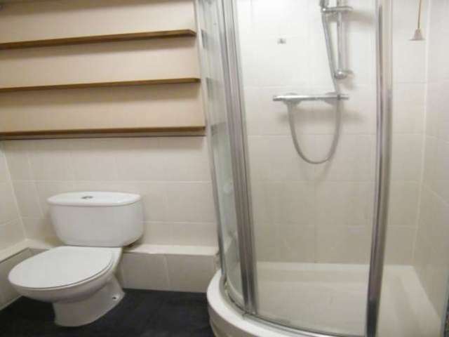  Image of 2 bedroom Flat to rent in York Road Tunbridge Wells TN1 at Tunbridge Wells Kent Royal Tunbridge Wells, TN1 1JX