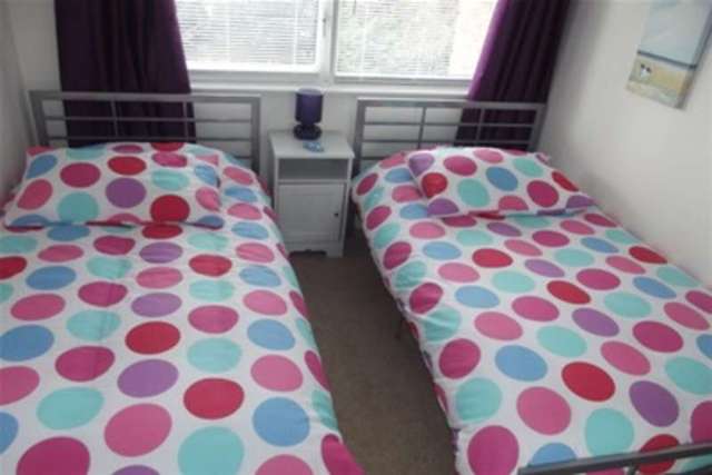  Image of 2 bedroom Maisonette to rent in Montagu Road Highcliffe Christchurch BH23 at Christchurch, BH23 5JU