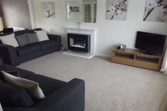  Image of 2 bedroom Maisonette to rent in Montagu Road Highcliffe Christchurch BH23 at Christchurch, BH23 5JU