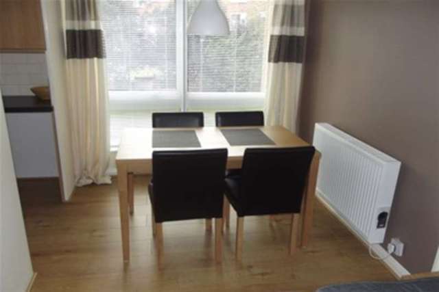  Image of 2 bedroom Maisonette to rent in Montagu Road Highcliffe Christchurch BH23 at Christchurch, BH23 5JU