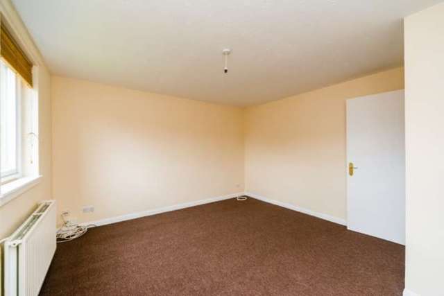  Image of 1 bedroom Flat for sale in Stuart Crescent East Craigs Edinburgh EH12 at Edinburgh, EH12 8XR