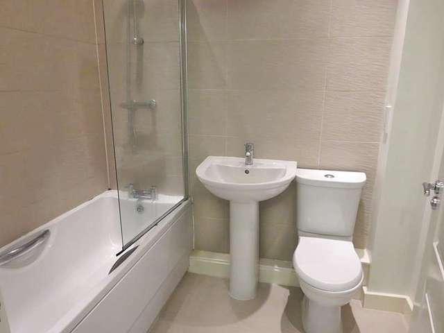 Image of 1 bedroom Flat for sale in Cornmill View Horsforth Leeds LS18 at Horsforth Leeds Leeds, LS18 5NJ