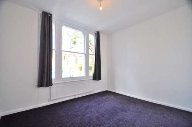  Image of 2 bedroom Ground Flat to rent in Westbourne Drive London SE23 at Westbourne Drive  Forest Hill, SE23 2UP