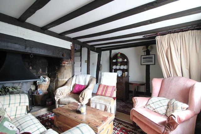  Image of 2 bedroom Terraced house for sale in Church Road Goudhurst Cranbrook TN17 at Church Road  Goudhurst, TN17 1BL