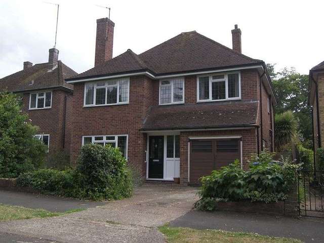  Image of 4 bedroom Detached house for sale in Hermitage Close Claygate Esher KT10 at Hermitage Close Claygate Esher, KT10 0HH