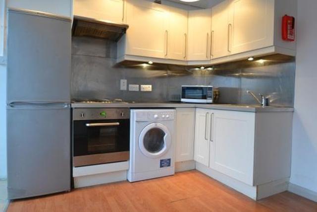  Image of 4 bedroom Flat to rent in Long Street London E2 at Long Street  Shoreditch, E2 8HJ