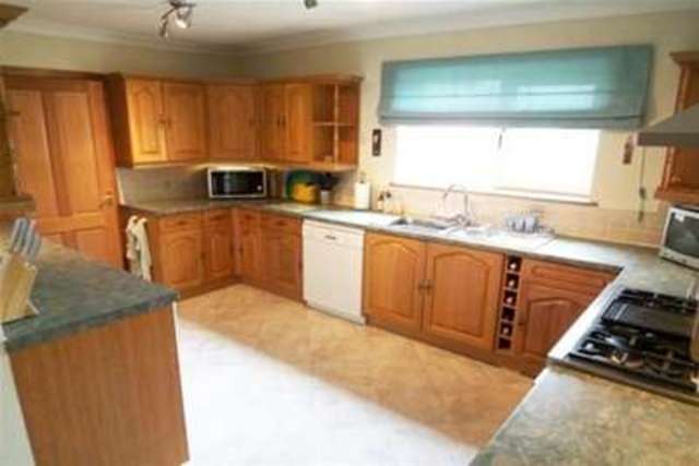  Image of 3 bedroom Bungalow to rent in Dewshill Cottages Salsburgh Shotts ML7 at Shotts, ML7 4NS