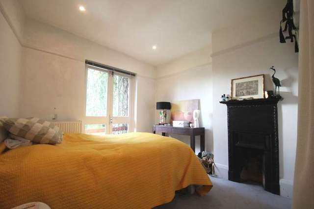  Image of 2 bedroom Cottage to rent in Graham Street London N1 at Graham Street  London, N1 8JY
