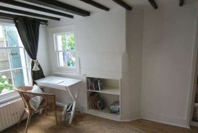  Image of 3 bedroom Cottage to rent in Upper Village Road Ascot SL5 at Sunninghill, SL5 7AQ