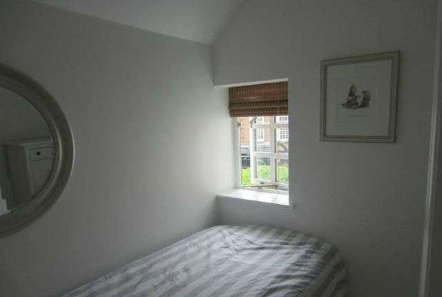  Image of 3 bedroom Cottage to rent in Upper Village Road Ascot SL5 at Sunninghill, SL5 7AQ