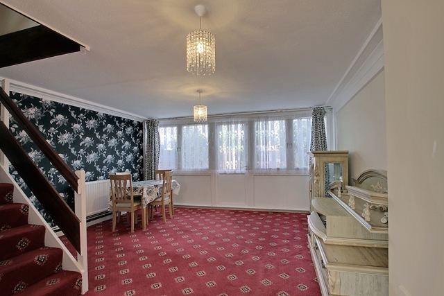 2 bedroom flat to rent in redwood estate heston hounslow tw5