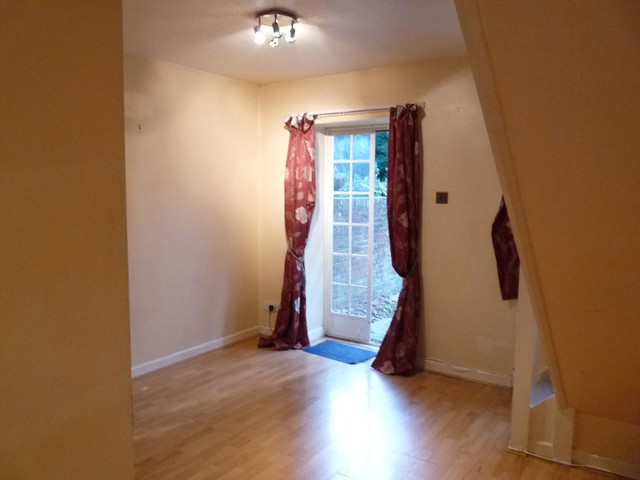  Image of 1 bedroom Cottage to rent in Shakespeare Road Basingstoke RG24 at Basingstoke, RG24 9BW