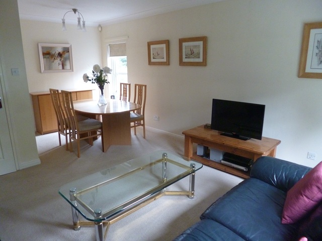  Image of 3 bedroom Flat to rent in Cottage Green Edinburgh EH4 at Barnton Edinburgh Edinburgh, EH4 6RJ