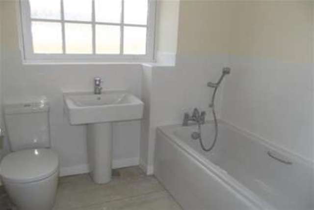  Image of 4 bedroom Detached house to rent in The Avenue Corby NN17 at Corby, NN17 5EE