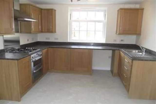  Image of 4 bedroom Detached house to rent in The Avenue Corby NN17 at Corby, NN17 5EE