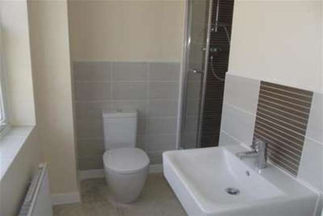  Image of 4 bedroom Detached house to rent in The Avenue Corby NN17 at Corby, NN17 5EE