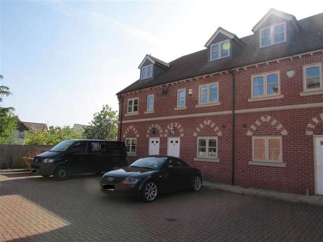  Image of 3 bedroom Terraced house to rent in Leverton Gardens Wantage OX12 at Naldertown  Wantage, OX12 9NY