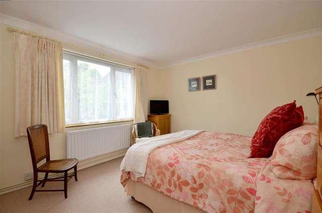  Image of 4 bedroom Bungalow for sale in Station Road Headcorn Ashford TN27 at Headcorn Ashford Headcorn, TN27 9SA