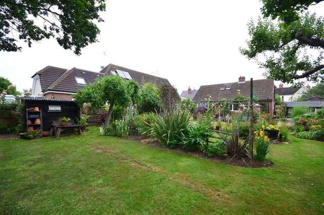  Image of 4 bedroom Bungalow for sale in Station Road Headcorn Ashford TN27 at Headcorn Ashford Headcorn, TN27 9SA