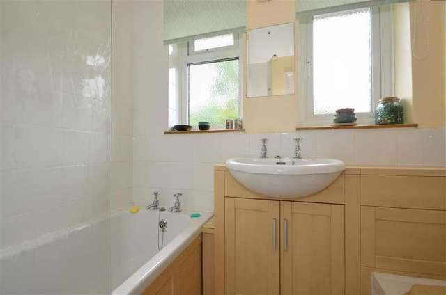  Image of 4 bedroom Bungalow for sale in Station Road Headcorn Ashford TN27 at Headcorn Ashford Headcorn, TN27 9SA