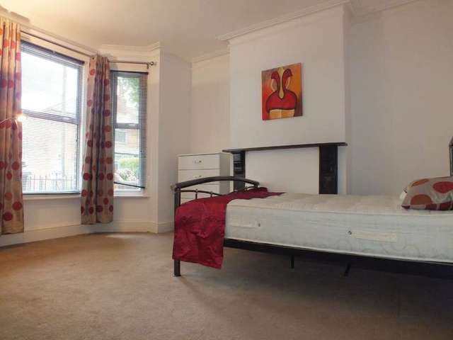  Image of 1 bedroom Detached house to rent in Wantage Road Reading RG30 at Reading Berkshrie Reading, RG30 2SE