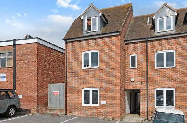  Image of 3 bedroom Terraced house for sale in Grove Street Wantage OX12 at Grove Street  Wantage, OX12 7BX