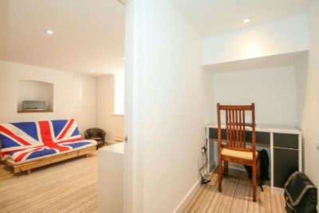  Image of 3 bedroom Terraced house for sale in Hermitage Road Hale Altrincham WA15 at ALTRINCHAM, WA15 8BW