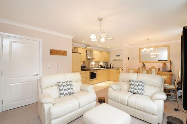  Image of 2 bedroom Flat for sale in Little Court Grove Wantage OX12 at Little Court  Wantage, OX12 9FZ