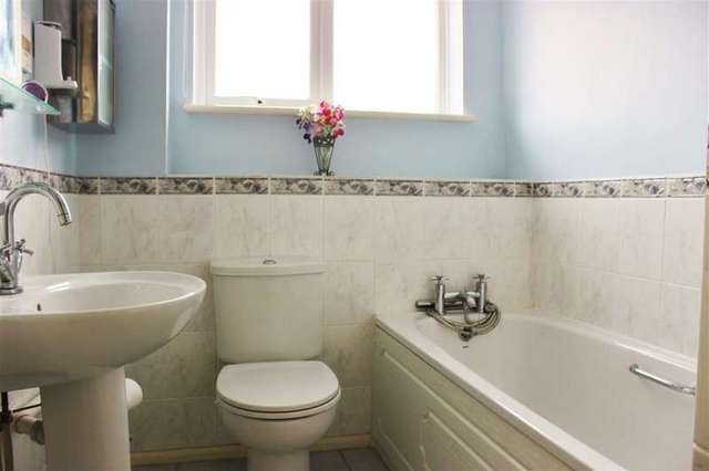  Image of 4 bedroom Detached house for sale in Peregrine Way Grove Wantage OX12 at Grove  Wantage, OX12 0QB