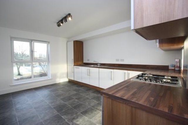  Image of 3 bedroom Flat to rent in Pinkhill Edinburgh EH12 at Corstorphine Edinburgh Edinburgh, EH12 7FA