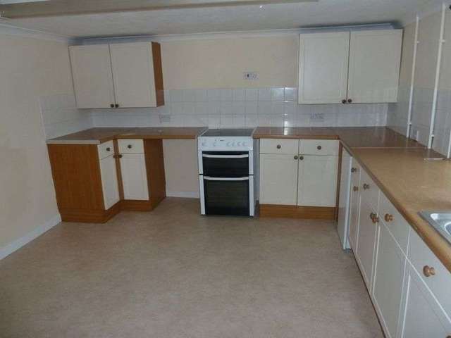  Image of 3 bedroom Semi-Detached house to rent in Brandon Brandon Grantham NG32 at Court Leys Cottages  Brandon, NG32 2AY
