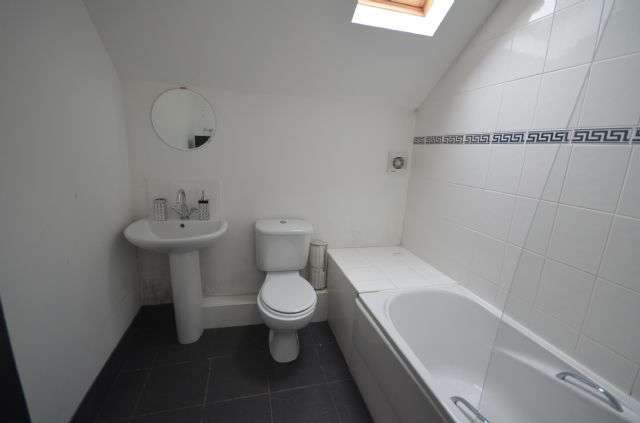  Image of 2 bedroom End of Terrace to rent in Station Road Kilgetty SA68 at Station Road  Kilgetty, SA68 0XR