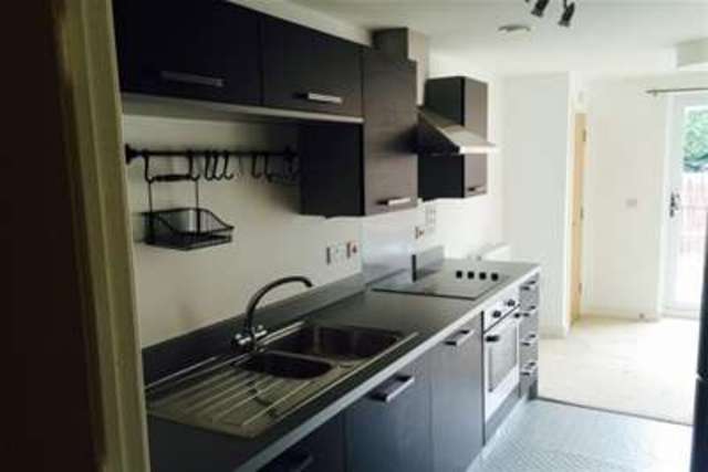 Studio Flat To Rent In Suttones Place Southampton So15