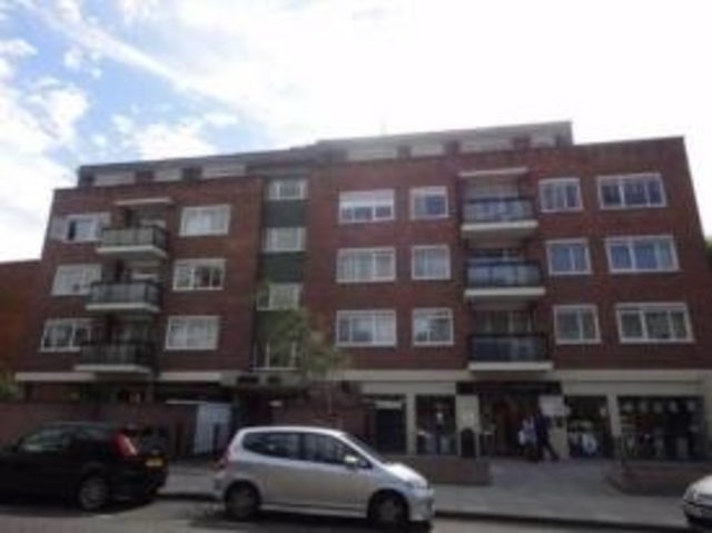  Image of 3 bedroom Flat to rent in Belsize Road London NW6 at Belsize Road  London, NW6 4RY