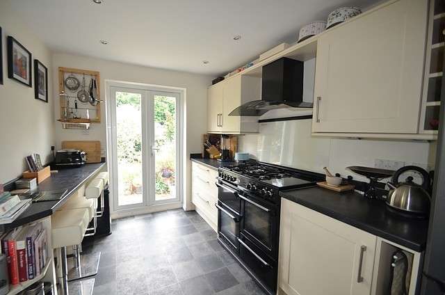  Image of 3 bedroom Cottage for sale in Spring Gardens South Ascot Ascot SL5 at South Ascot, SL5 9DQ