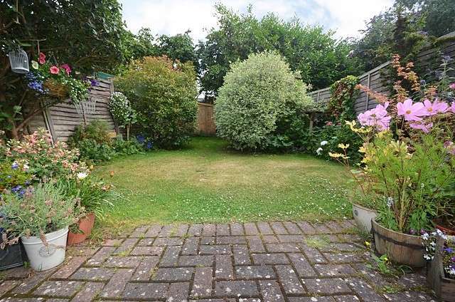  Image of 3 bedroom Cottage for sale in Spring Gardens South Ascot Ascot SL5 at South Ascot, SL5 9DQ