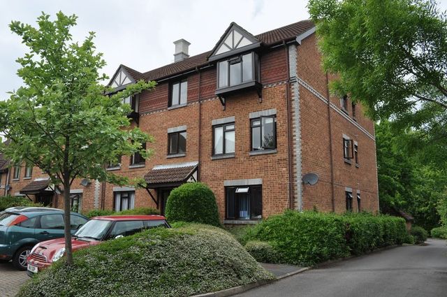  Image of 2 bedroom Flat for sale in Tintagel Way Woking GU22 at Tintagel Way  Woking, GU22 7DG