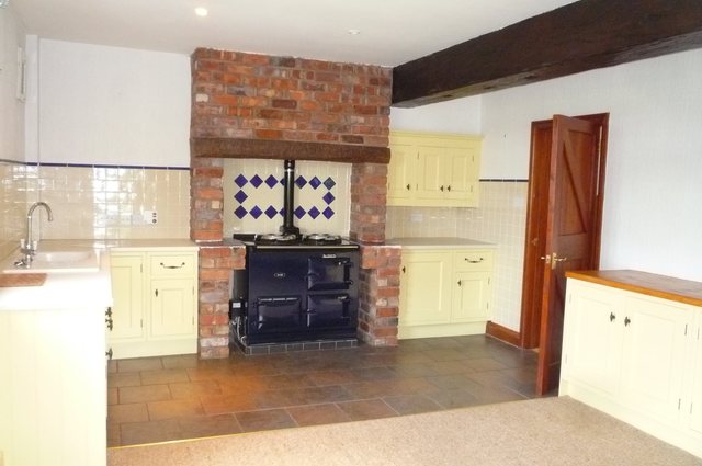  Image of 2 bedroom Cottage to rent in School Lane Antrobus Northwich CW9 at School Lane Antrobus Antrobus, CW9 6LB