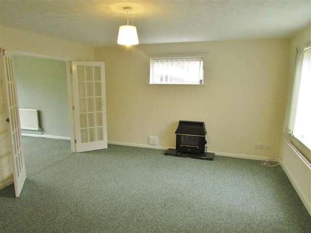  Image of 3 bedroom Semi-Detached house to rent in Highclere Gardens Wantage OX12 at Wantage, OX12 9YB