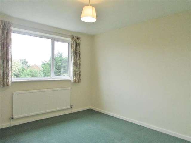  Image of 3 bedroom Semi-Detached house to rent in Highclere Gardens Wantage OX12 at Wantage, OX12 9YB