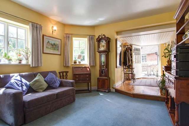  Image of 4 bedroom Detached house for sale in Ickleton Road Wantage OX12 at Wantage, OX12 9JA