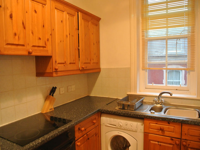  Image of 1 bedroom Flat to rent in Market Place North Berwick EH39 at North Berwick East Lothian East Lothian, EH39 4JG