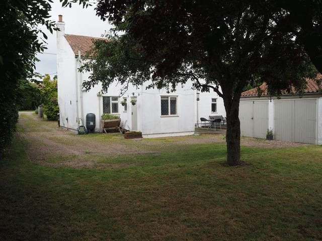  Image of 4 bedroom Detached house for sale in Norwell Woodhouse Newark NG23 at Norwell Woodhouse Newark, NG23 6NG