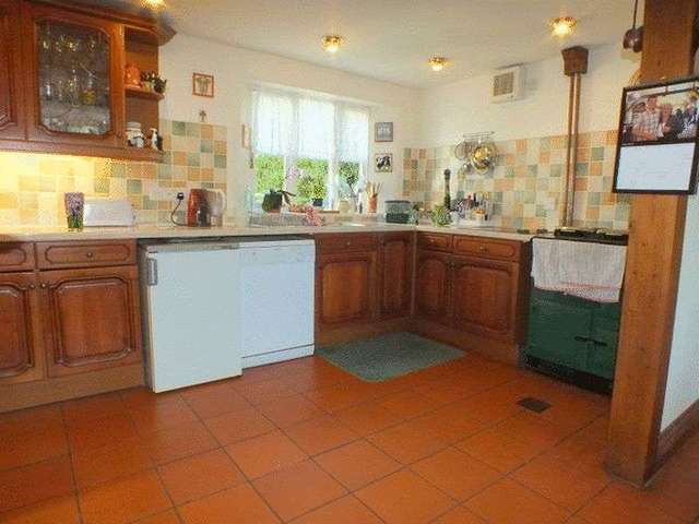  Image of 3 bedroom Detached house for sale in Whitchurch Canonicorum Bridport DT6 at Whitchurch Canonicorum BRIDPORT, DT6 6RH