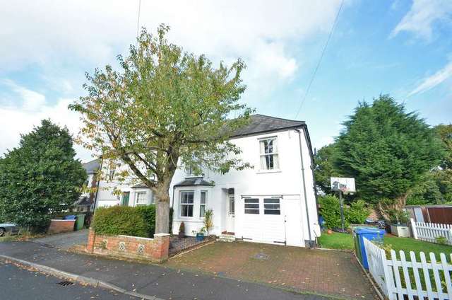  Image of 4 bedroom Cottage to rent in North Road Ascot SL5 at Chavey Down, SL5 8RP