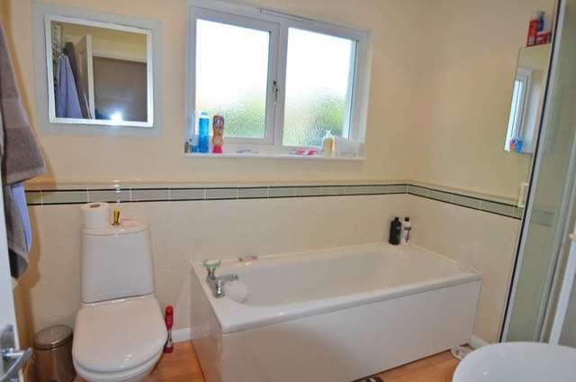  Image of 4 bedroom Cottage to rent in North Road Ascot SL5 at Chavey Down, SL5 8RP