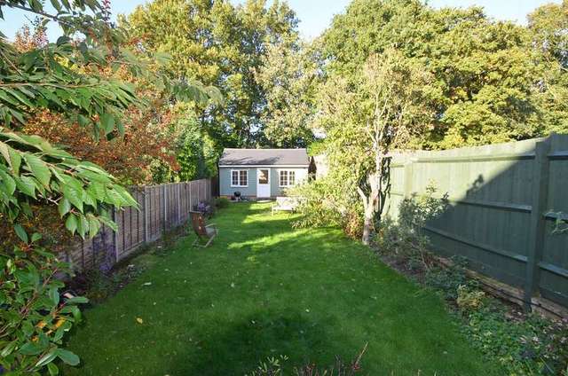  Image of 4 bedroom Cottage to rent in North Road Ascot SL5 at Chavey Down, SL5 8RP