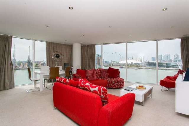  Image of 2 bedroom Apartment to rent in Western Gateway London E16 at Western Gateway  London, E16 1AQ