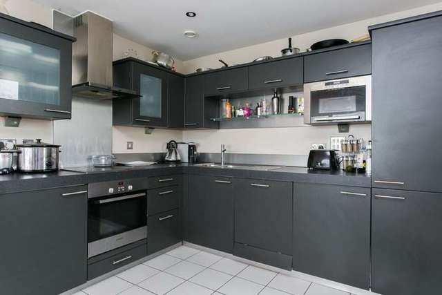  Image of 2 bedroom Apartment to rent in Western Gateway London E16 at Western Gateway  London, E16 1AQ